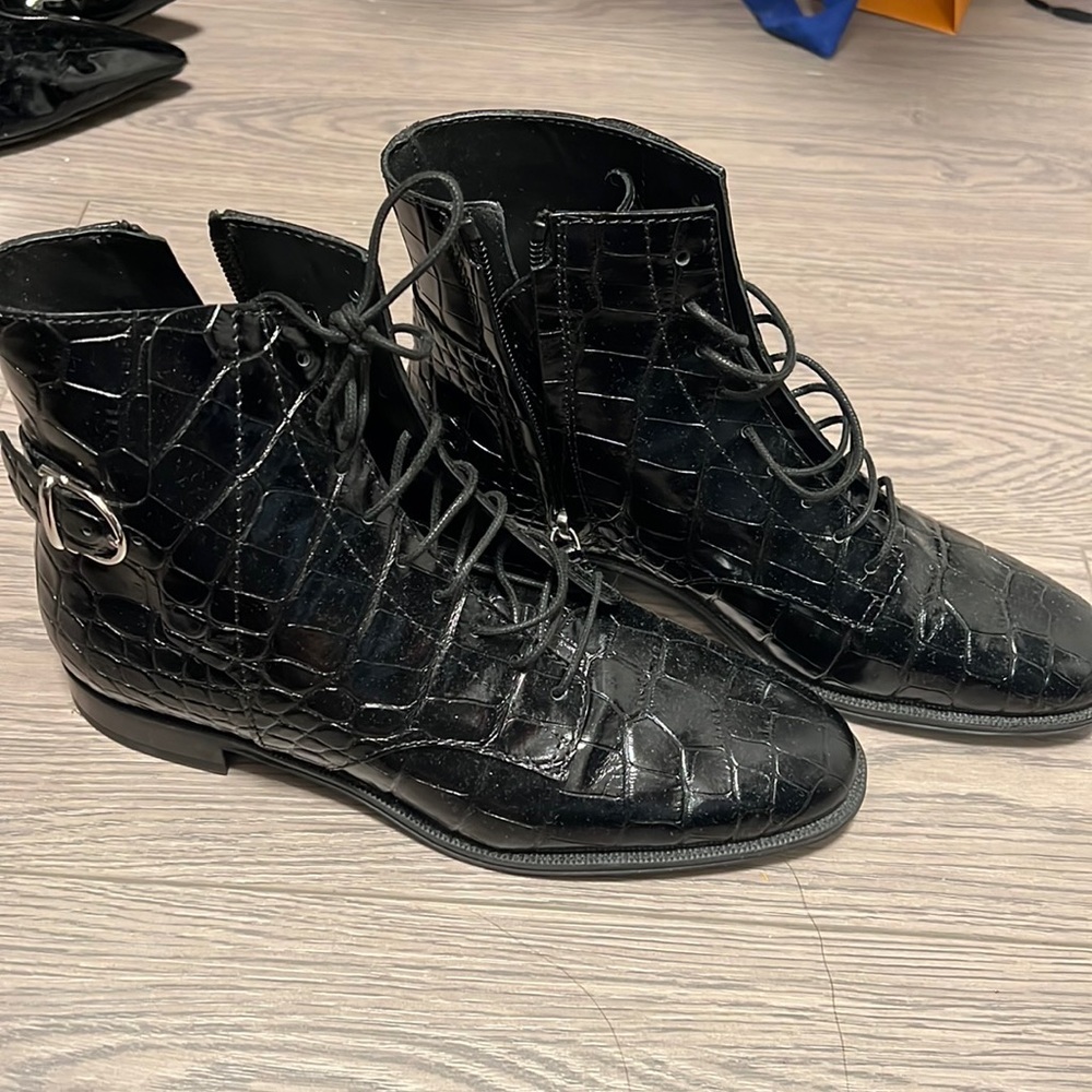 Tods LaceUp Boots